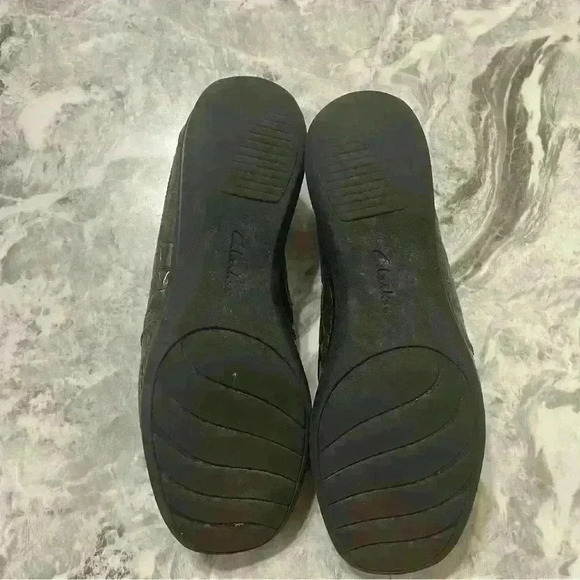 Clarks Collection Womens Gael Angora Loafer Shoes Brown Crocodile Embossed 8M - Picture 8 of 8